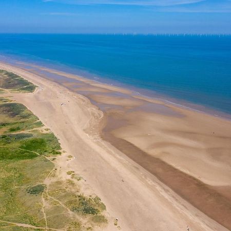 מלון אינגולדמלס Lovely Caravan With Decking At Coral Beach Park In Lincolnshire Ref 77001C מראה חיצוני תמונה