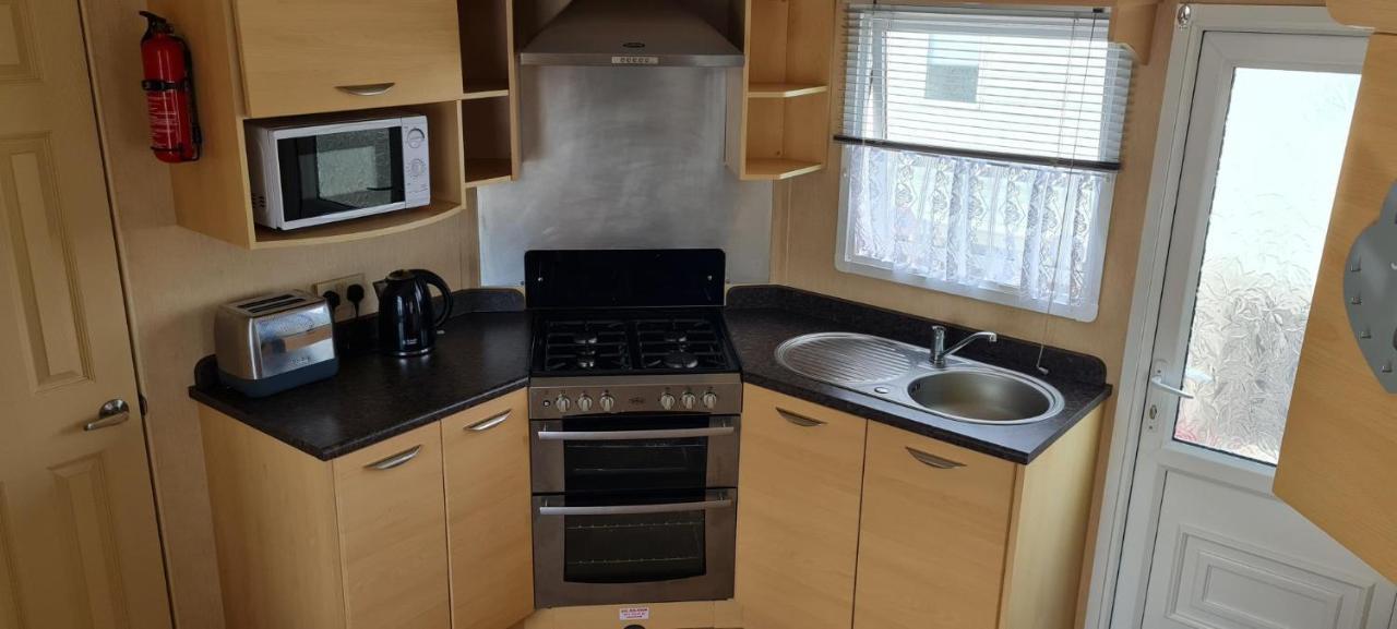 מלון אינגולדמלס Lovely Caravan With Decking At Coral Beach Park In Lincolnshire Ref 77001C מראה חיצוני תמונה